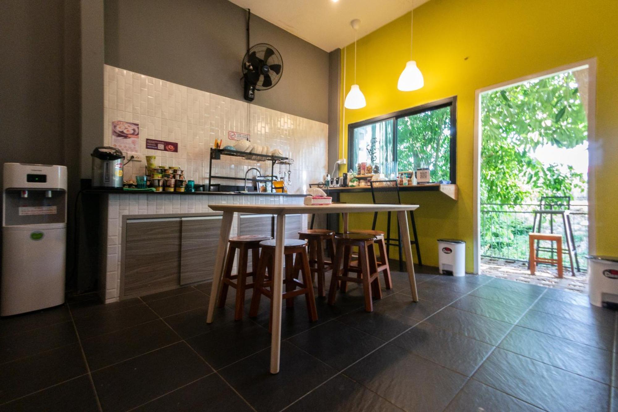 Paknap Hostel Nan Exteriér fotografie